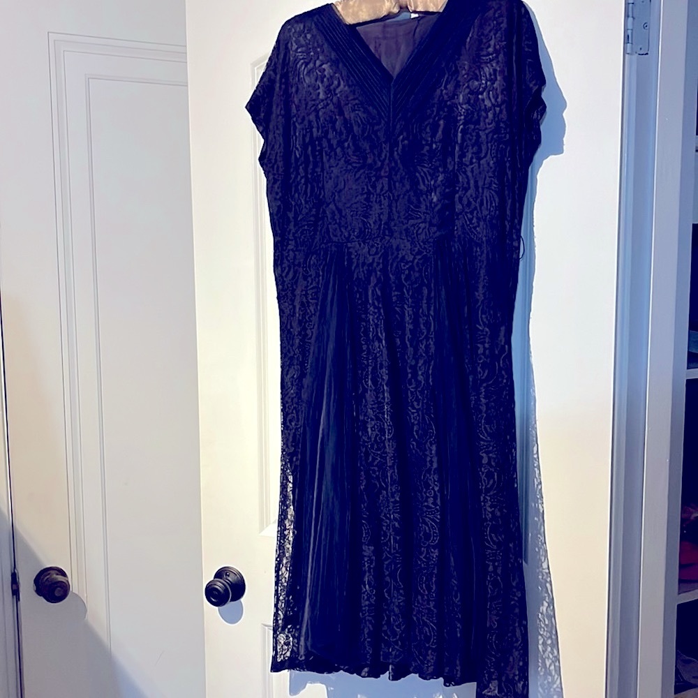 True vintage 1940s party dress. Size XL